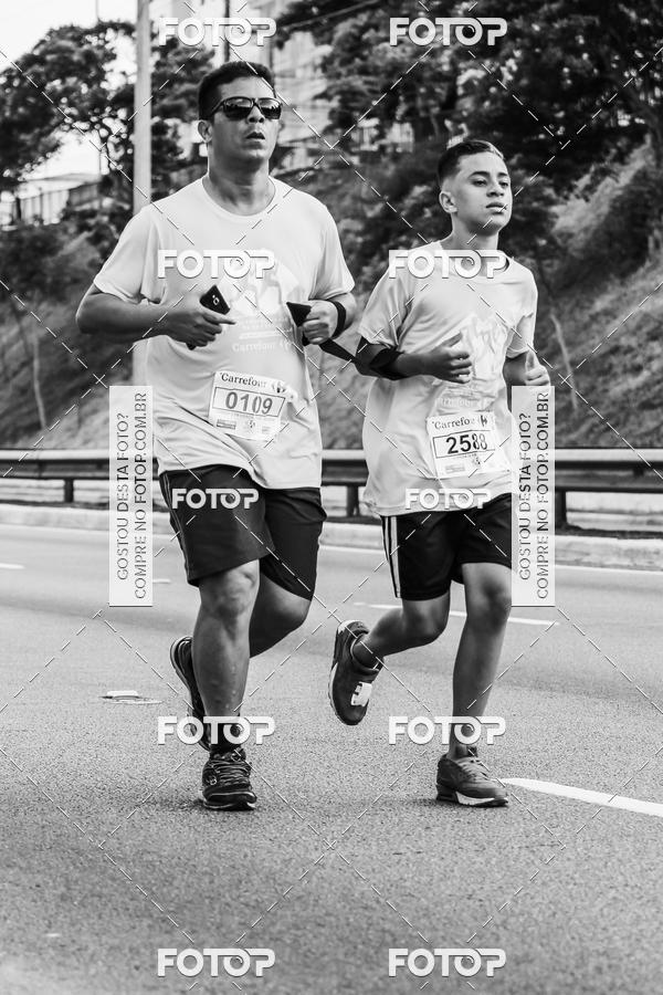 Buy your photos of the eventFotos de Corrida em Preto & Branco on Fotop