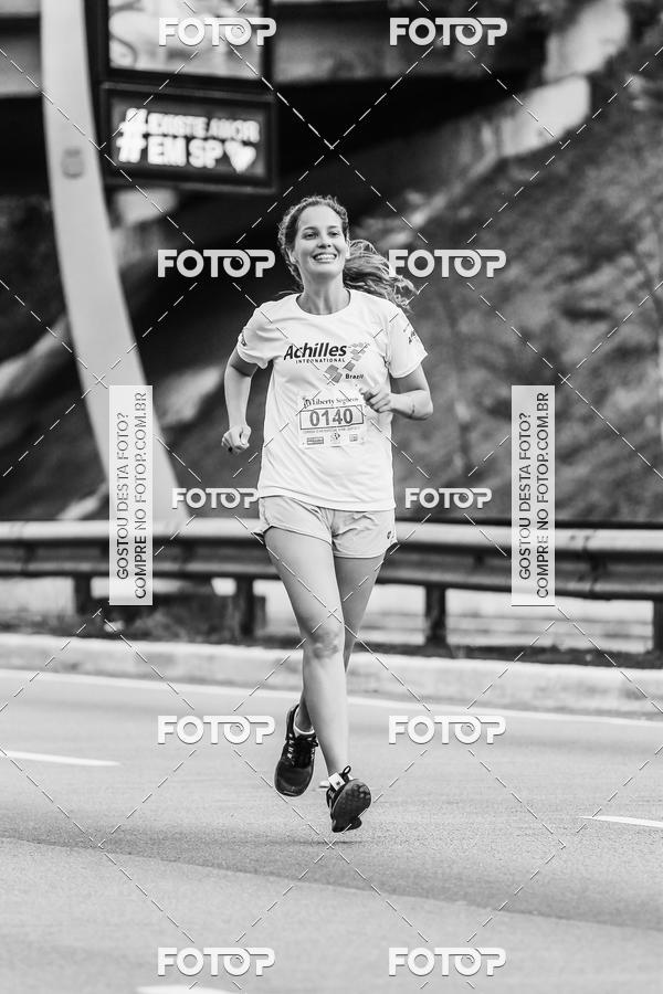 Buy your photos of the eventFotos de Corrida em Preto & Branco on Fotop