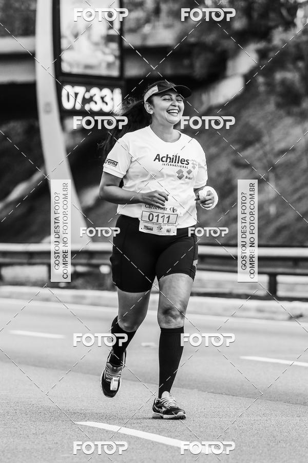 Buy your photos of the eventFotos de Corrida em Preto & Branco on Fotop