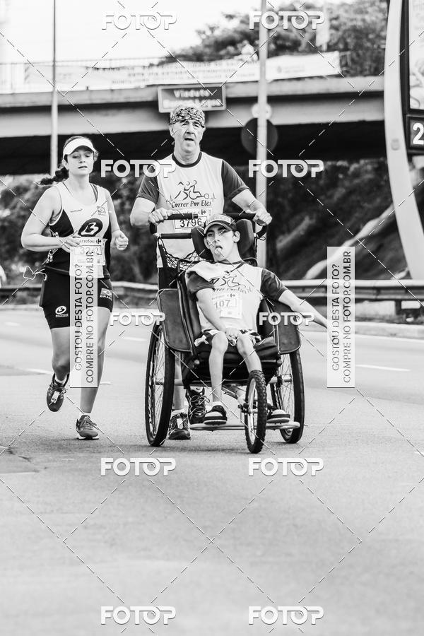 Buy your photos of the eventFotos de Corrida em Preto & Branco on Fotop