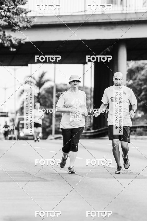 Buy your photos of the eventFotos de Corrida em Preto & Branco on Fotop