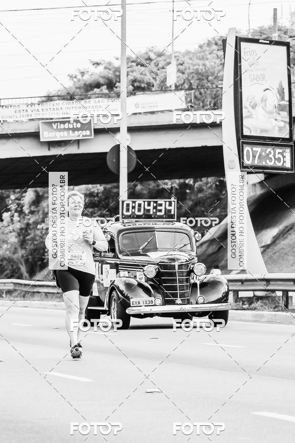 Buy your photos of the eventFotos de Corrida em Preto & Branco on Fotop