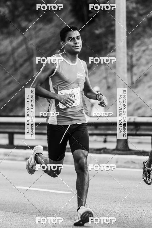 Buy your photos of the eventFotos de Corrida em Preto & Branco on Fotop