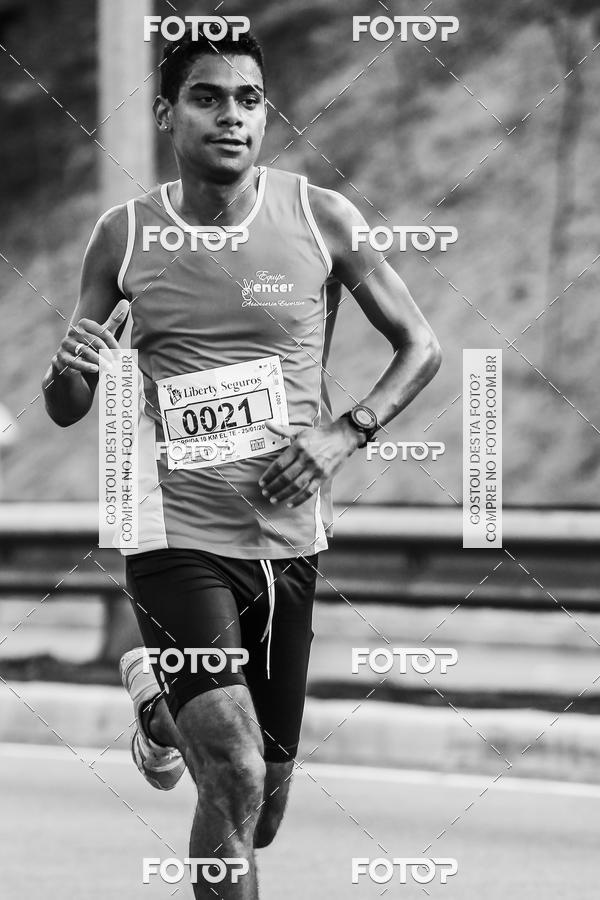 Buy your photos of the eventFotos de Corrida em Preto & Branco on Fotop