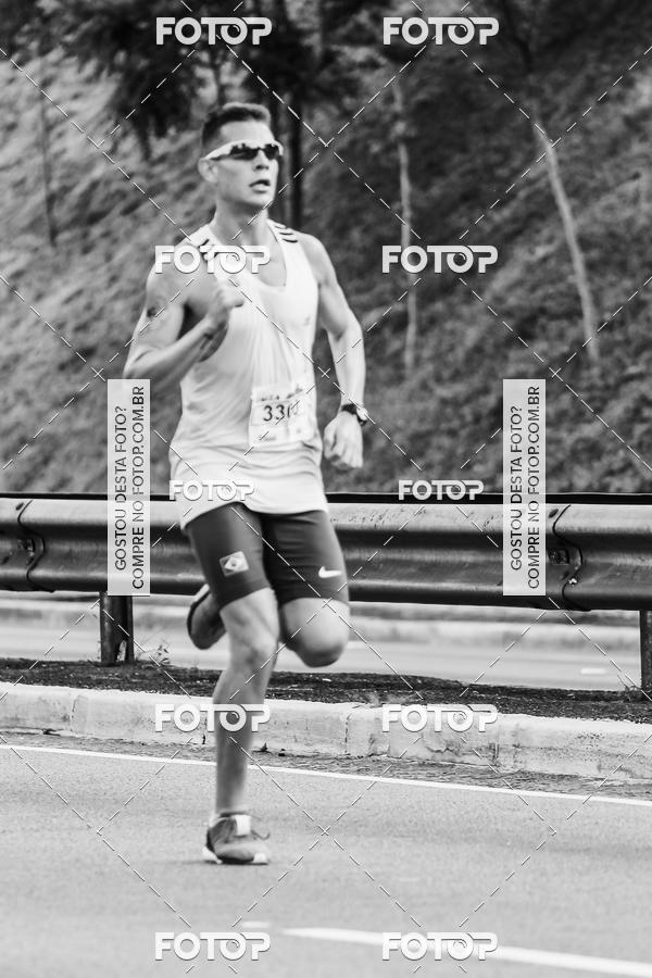 Buy your photos of the eventFotos de Corrida em Preto & Branco on Fotop