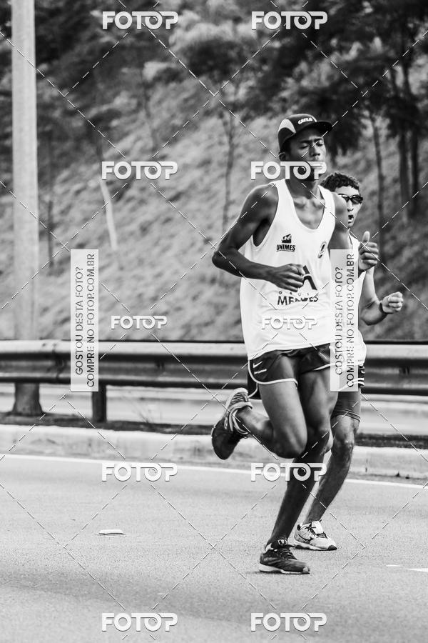 Buy your photos of the eventFotos de Corrida em Preto & Branco on Fotop