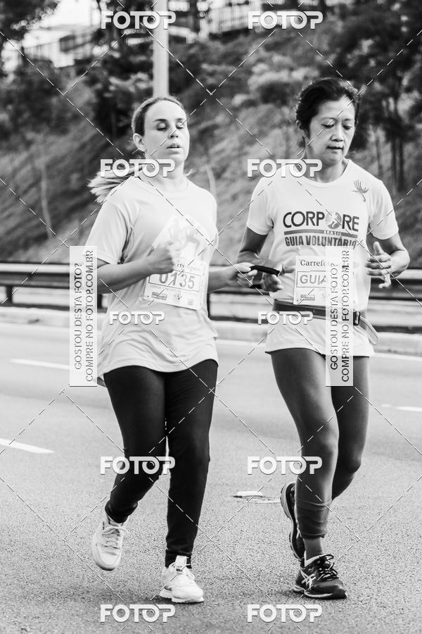 Buy your photos of the eventFotos de Corrida em Preto & Branco on Fotop
