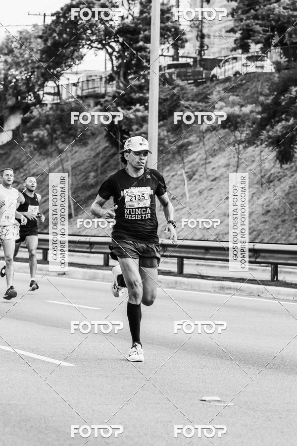 Buy your photos of the eventFotos de Corrida em Preto & Branco on Fotop