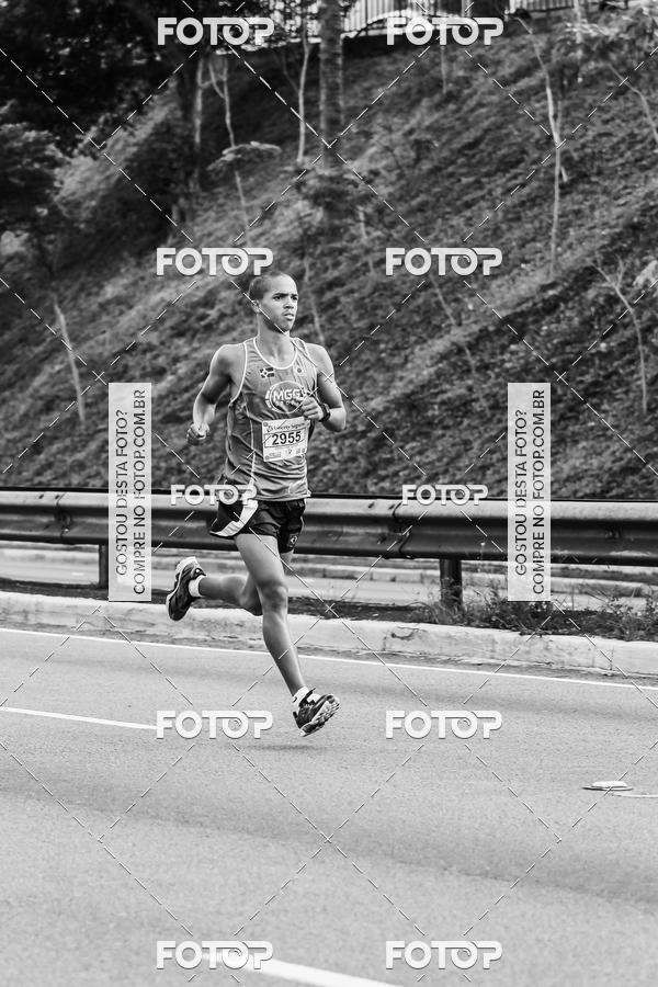Buy your photos of the eventFotos de Corrida em Preto & Branco on Fotop
