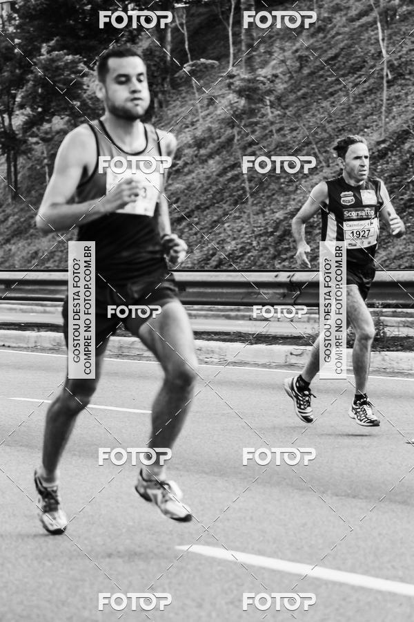 Buy your photos of the eventFotos de Corrida em Preto & Branco on Fotop