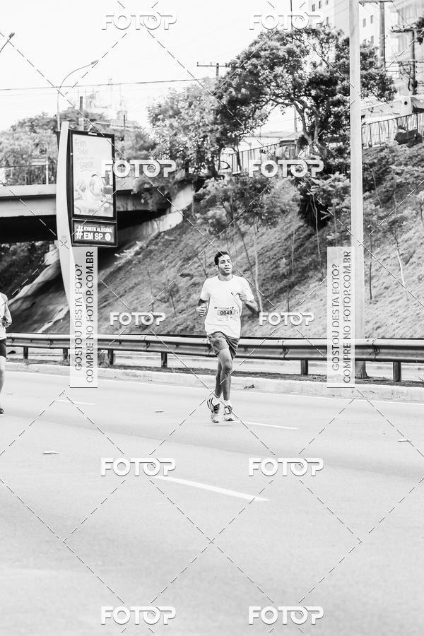 Buy your photos of the eventFotos de Corrida em Preto & Branco on Fotop