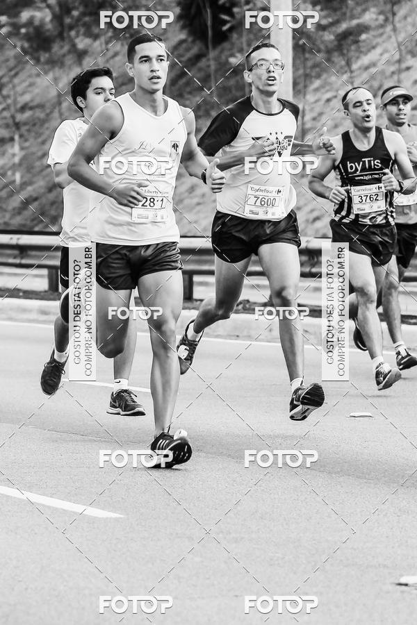 Buy your photos of the eventFotos de Corrida em Preto & Branco on Fotop