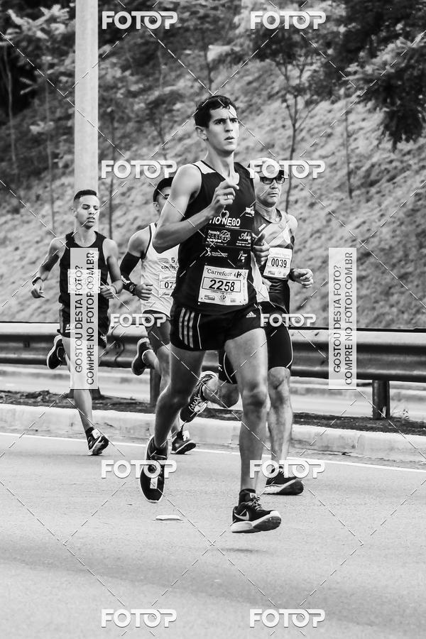 Buy your photos of the eventFotos de Corrida em Preto & Branco on Fotop