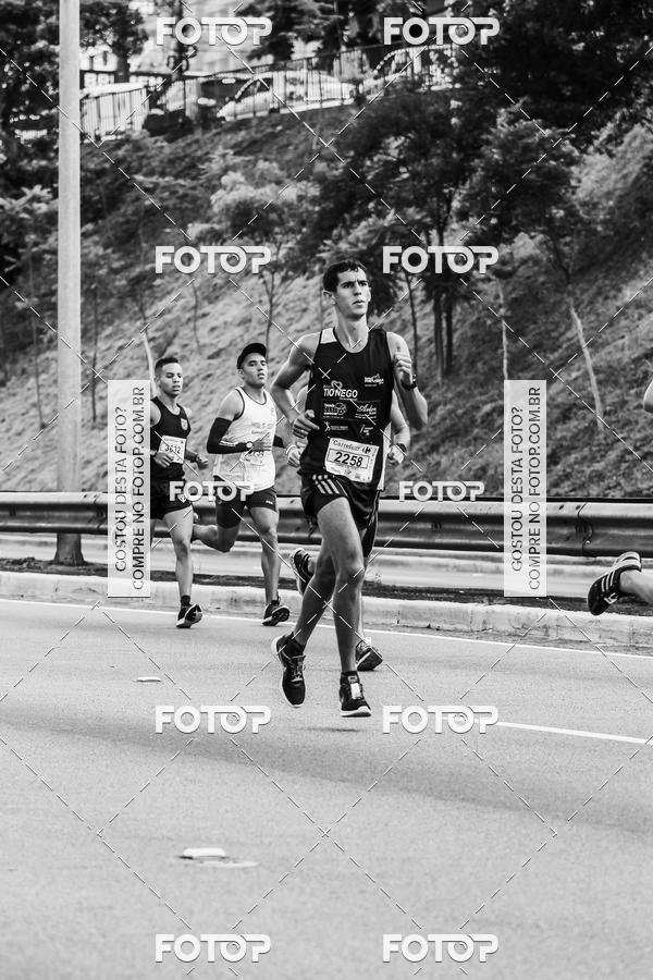 Buy your photos of the eventFotos de Corrida em Preto & Branco on Fotop