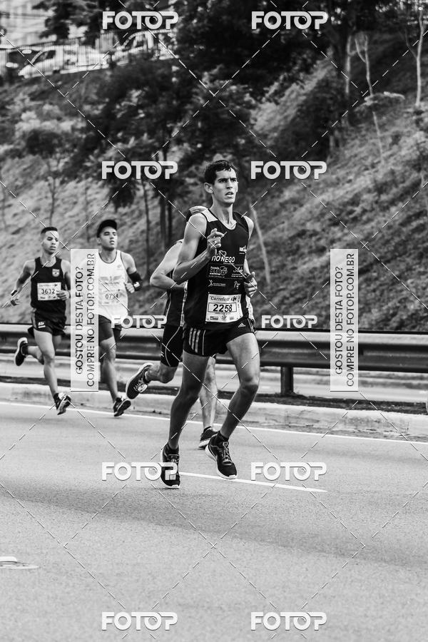 Buy your photos of the eventFotos de Corrida em Preto & Branco on Fotop