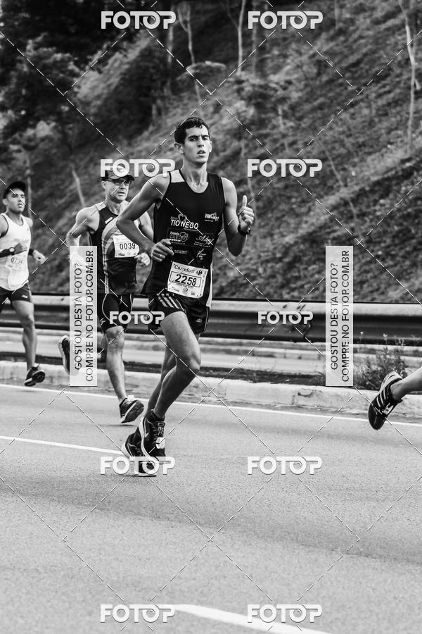 Buy your photos of the eventFotos de Corrida em Preto & Branco on Fotop