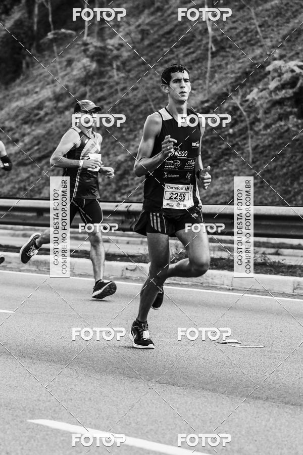 Buy your photos of the eventFotos de Corrida em Preto & Branco on Fotop