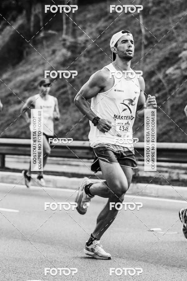 Buy your photos of the eventFotos de Corrida em Preto & Branco on Fotop