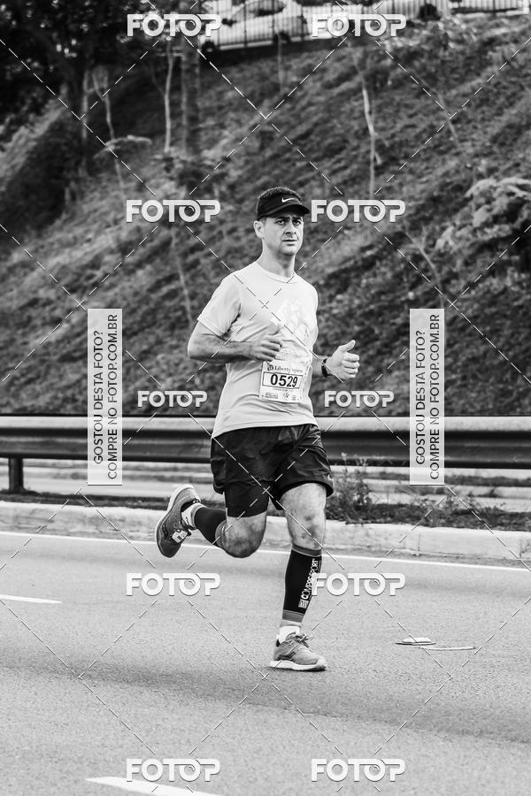 Buy your photos of the eventFotos de Corrida em Preto & Branco on Fotop