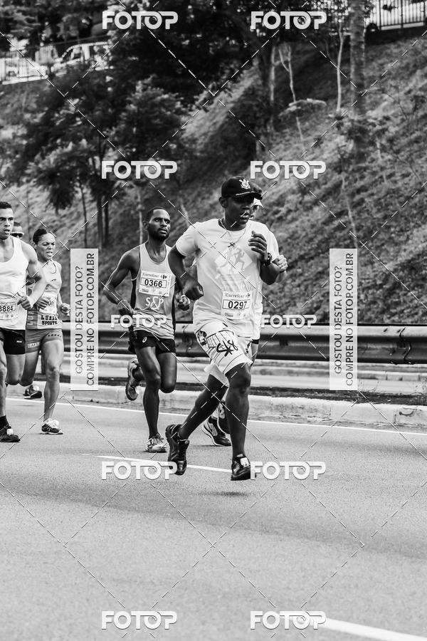 Buy your photos of the eventFotos de Corrida em Preto & Branco on Fotop