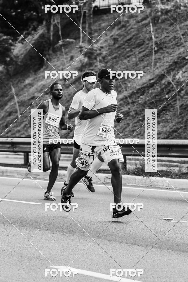 Buy your photos of the eventFotos de Corrida em Preto & Branco on Fotop