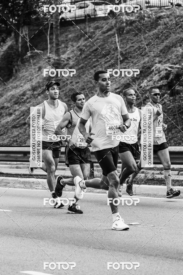 Buy your photos of the eventFotos de Corrida em Preto & Branco on Fotop