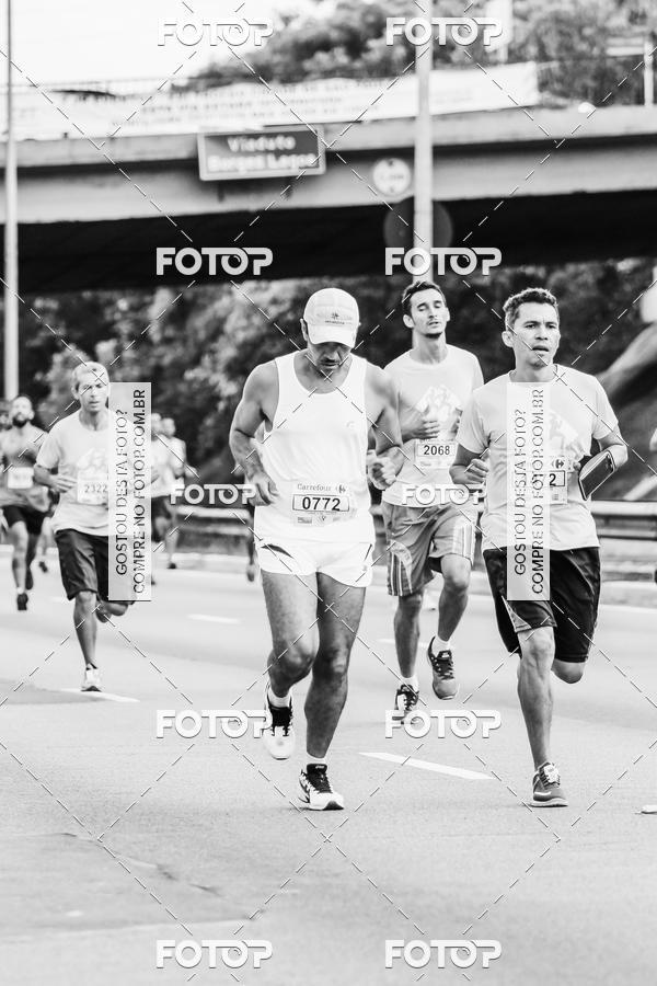 Buy your photos of the eventFotos de Corrida em Preto & Branco on Fotop