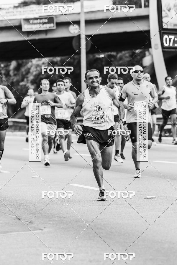 Buy your photos of the eventFotos de Corrida em Preto & Branco on Fotop