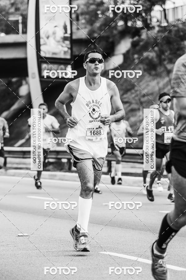 Buy your photos of the eventFotos de Corrida em Preto & Branco on Fotop