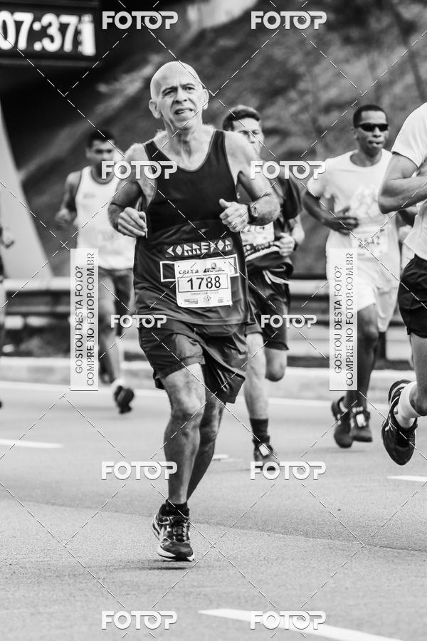 Buy your photos of the eventFotos de Corrida em Preto & Branco on Fotop