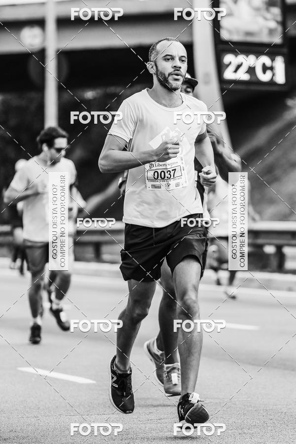 Buy your photos of the eventFotos de Corrida em Preto & Branco on Fotop