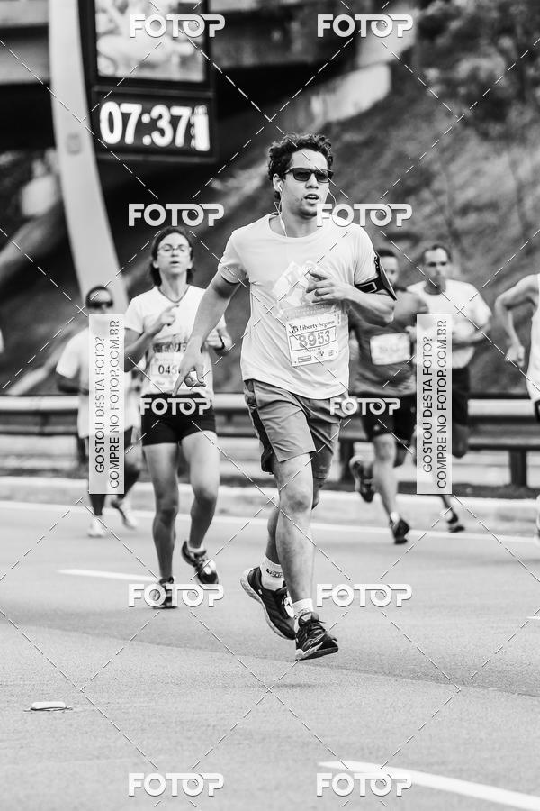 Buy your photos of the eventFotos de Corrida em Preto & Branco on Fotop