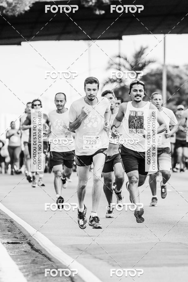 Buy your photos of the eventFotos de Corrida em Preto & Branco on Fotop