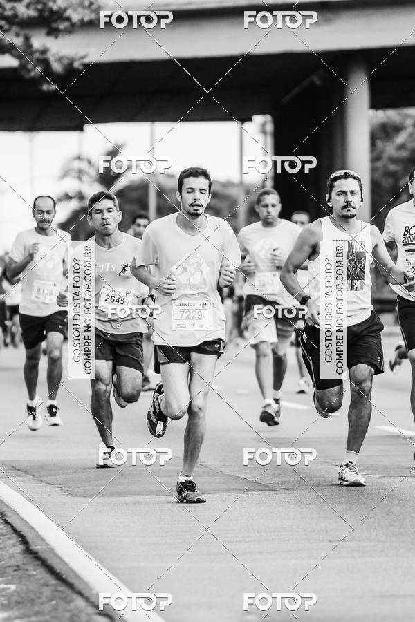 Buy your photos of the eventFotos de Corrida em Preto & Branco on Fotop