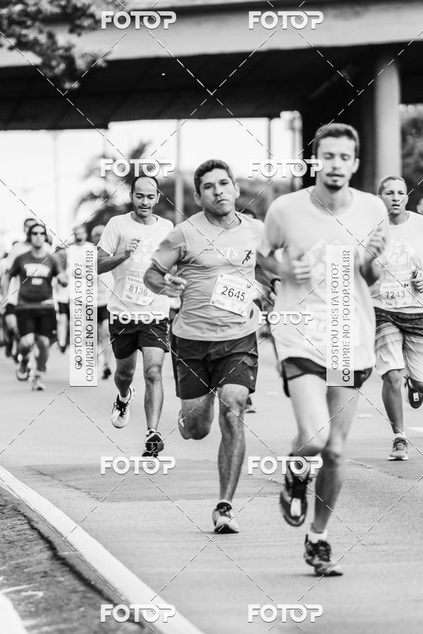 Buy your photos of the eventFotos de Corrida em Preto & Branco on Fotop