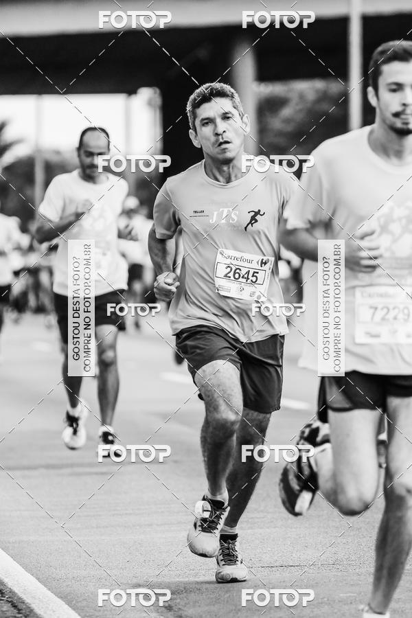 Buy your photos of the eventFotos de Corrida em Preto & Branco on Fotop