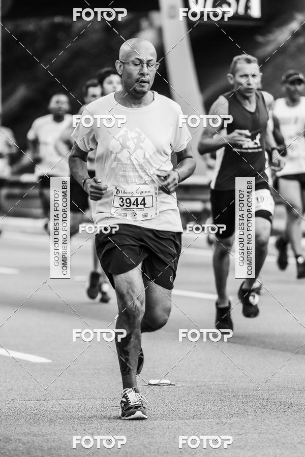 Buy your photos of the eventFotos de Corrida em Preto & Branco on Fotop