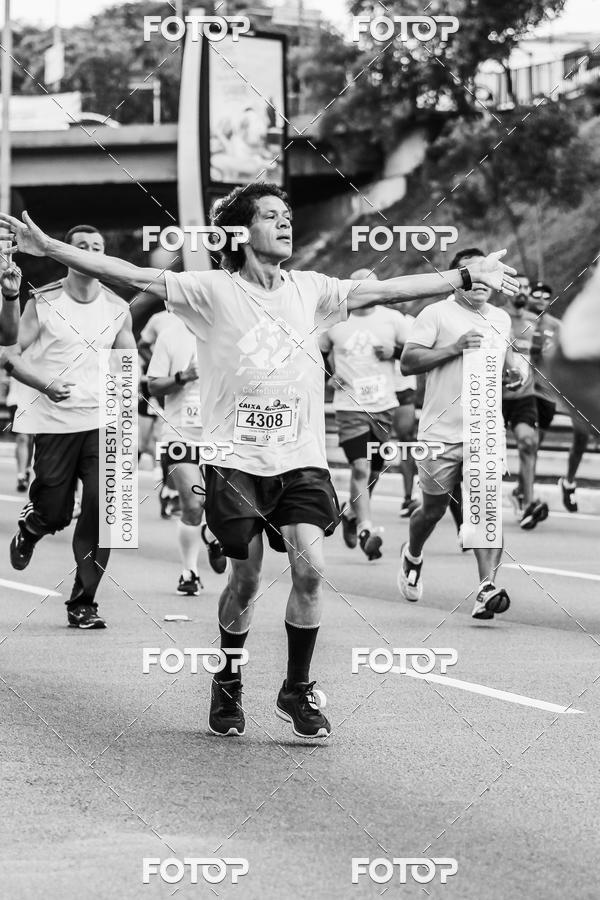 Buy your photos of the eventFotos de Corrida em Preto & Branco on Fotop