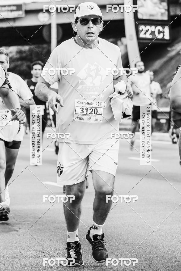 Buy your photos of the eventFotos de Corrida em Preto & Branco on Fotop