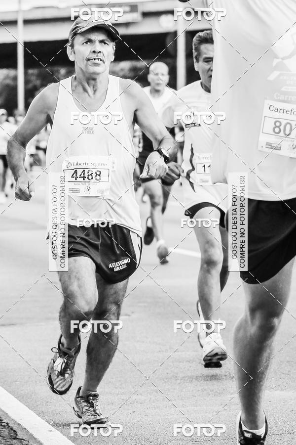 Buy your photos of the eventFotos de Corrida em Preto & Branco on Fotop