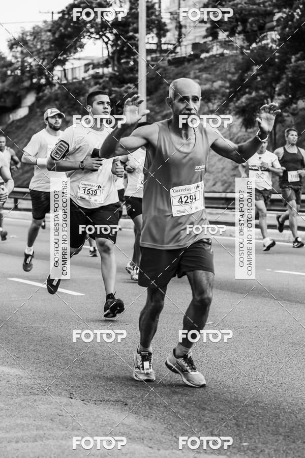 Buy your photos of the eventFotos de Corrida em Preto & Branco on Fotop