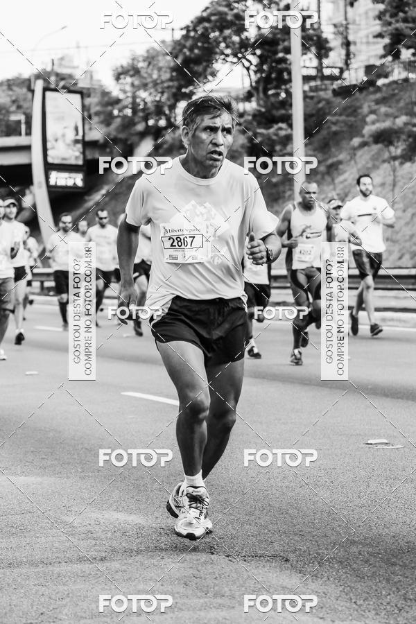 Buy your photos of the eventFotos de Corrida em Preto & Branco on Fotop