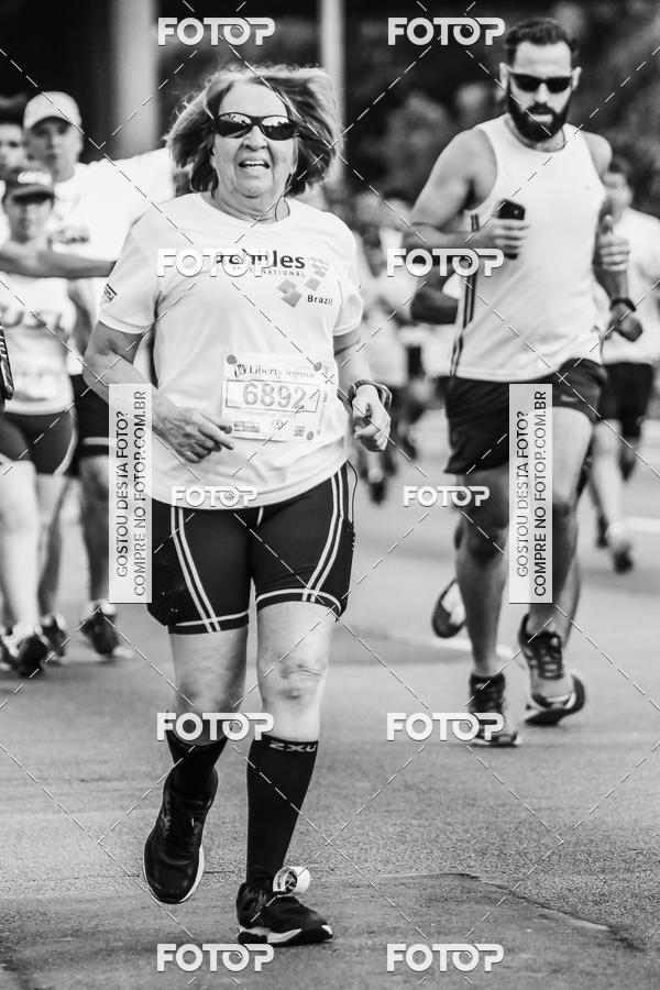 Buy your photos of the eventFotos de Corrida em Preto & Branco on Fotop
