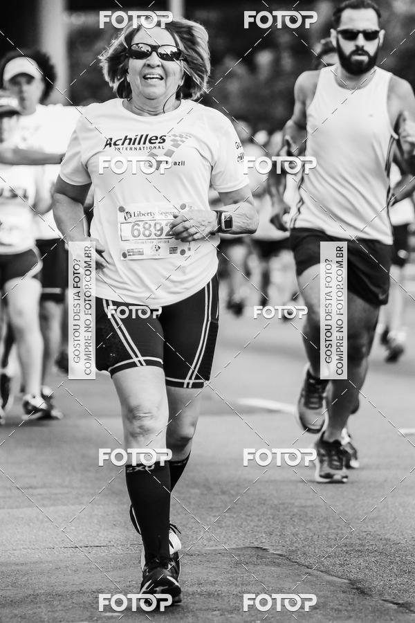 Buy your photos of the eventFotos de Corrida em Preto & Branco on Fotop