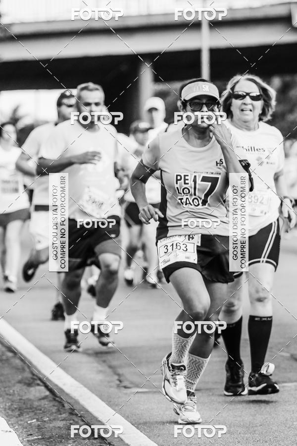 Buy your photos of the eventFotos de Corrida em Preto & Branco on Fotop