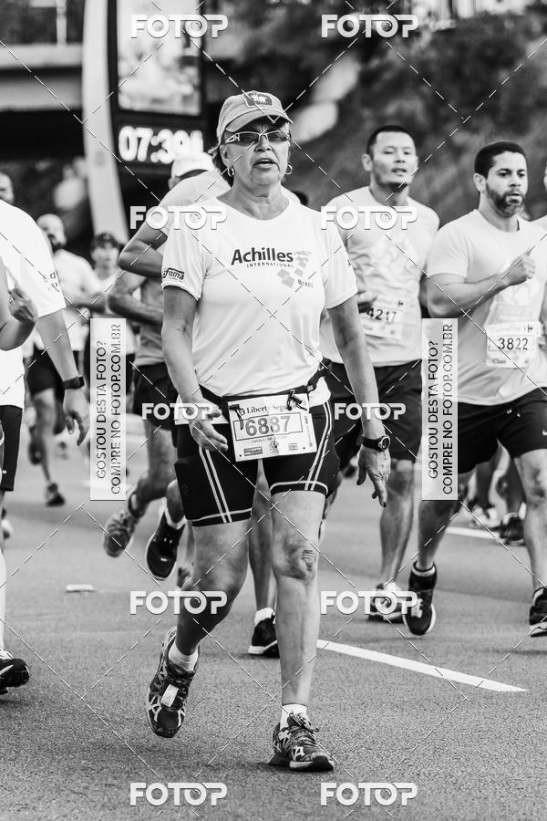 Buy your photos of the eventFotos de Corrida em Preto & Branco on Fotop