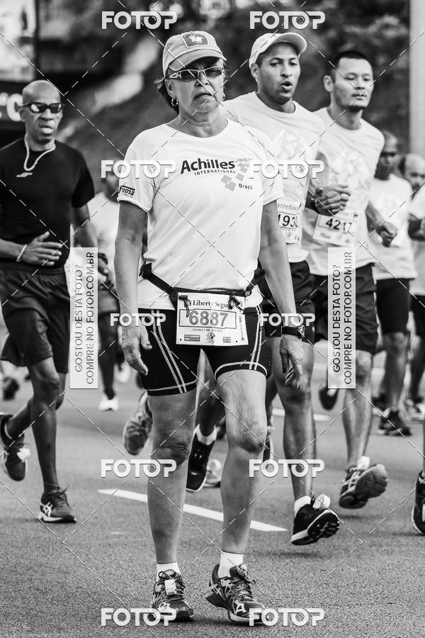 Buy your photos of the eventFotos de Corrida em Preto & Branco on Fotop