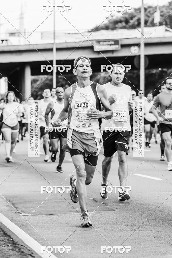 Buy your photos of the eventFotos de Corrida em Preto & Branco on Fotop