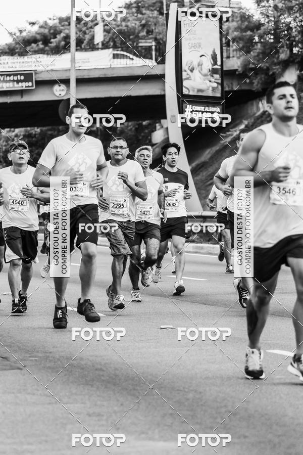 Buy your photos of the eventFotos de Corrida em Preto & Branco on Fotop