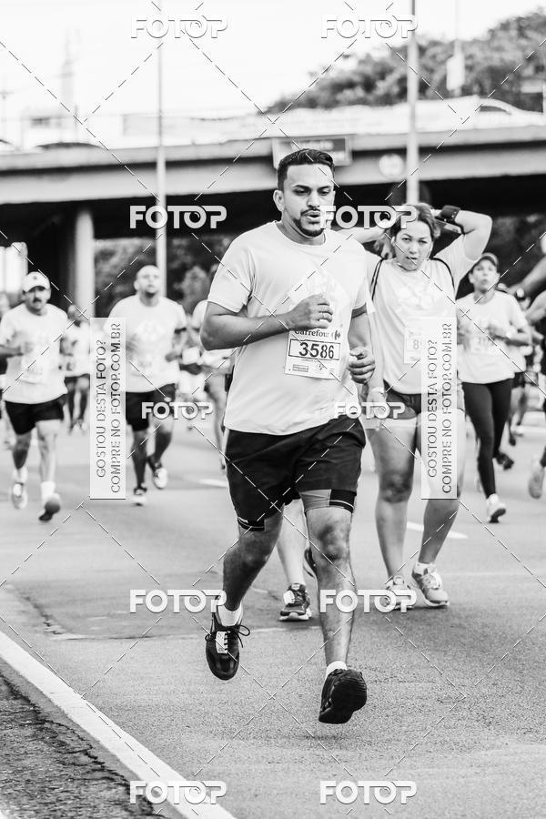 Buy your photos of the eventFotos de Corrida em Preto & Branco on Fotop